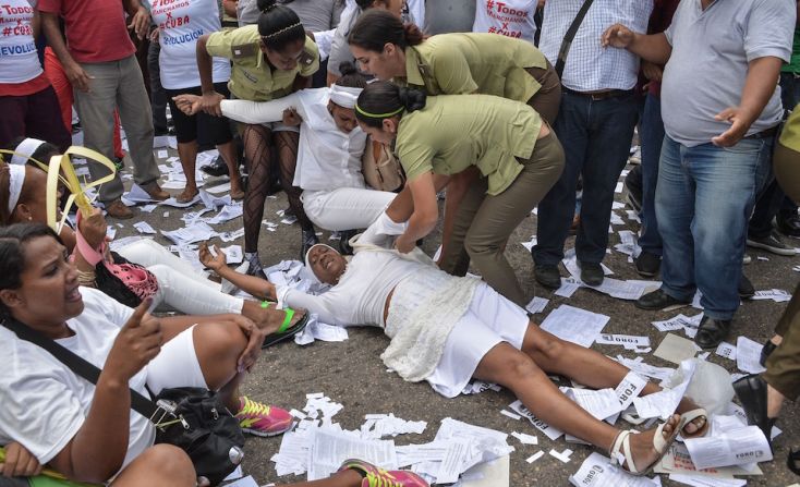 Las Damas de Blanco son esposas de presos políticos (ADALBERTO ROQUE/AFP/Getty Images).