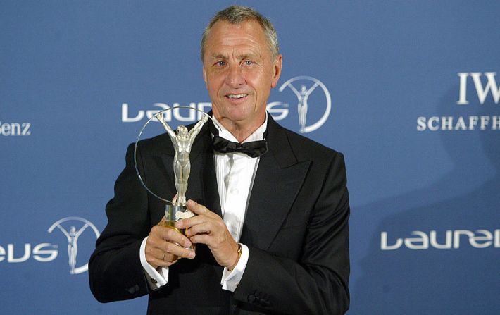 Foto de 2006: Johann Cruyff recibe un premio por su trayectoria en los galardones Laureus.