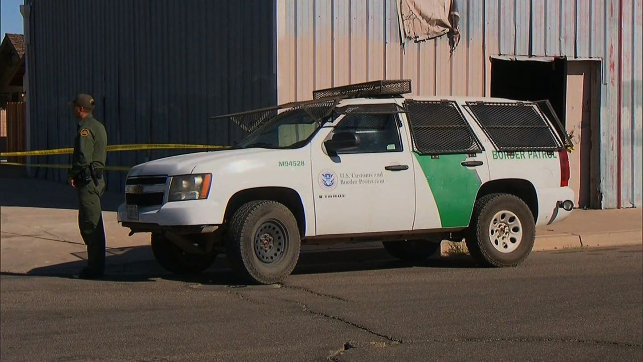 NS Slug: CA: CALEXICO DRUG TUNNEL BUST    Synopsis: End of suspected drug tunnel to Mexico found inside home in California    Keywords: CALIFORNIA MEXICO DRUGS DEA