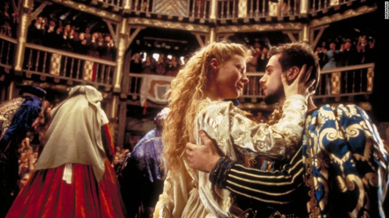 Desde "Henry V" de Laurence Olivier hasta "Romeo + Juliet" de Baz Luhrmann, Hollywood tiene una larga historia de producción de adaptaciones cinematográficas de las obras de Shakespeare. "Shakespeare in Love", una perspectiva novelesca de la musa creativa del Bardo, ganó el premio de la Academia para la Mejor Película de 1998.