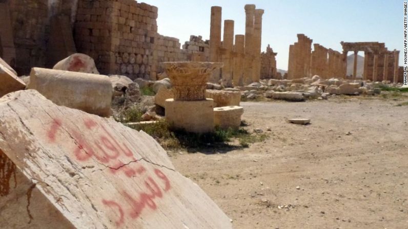 Graffiti en una de las piedras de la ciudad histórica de Palmira.