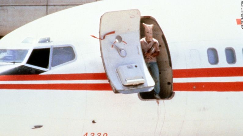 El secuestro den 1985 del vuelo 847 de TWA duró 17 días. Un pasajero, miembro de la Marina estadounidense, fue asesinado.