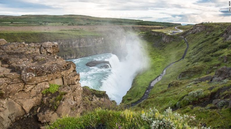 La catarata Gullfoss es parte del "Círculo dorado" de maravillas naturales de Islandia. Este país lidera el mundo en cuanto a agua y energía limpias.