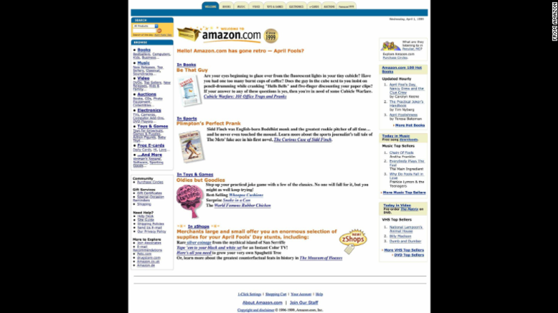 Amazon llevó a sus clientes de nuevo a 1999 con una página de inicio retro. Sus productos más vendidos en la música y libros incluyen a "Chain of Fools" (Cadena de bromas) y "The Practical Joker's Handbook" (Manual práctico del bromista).