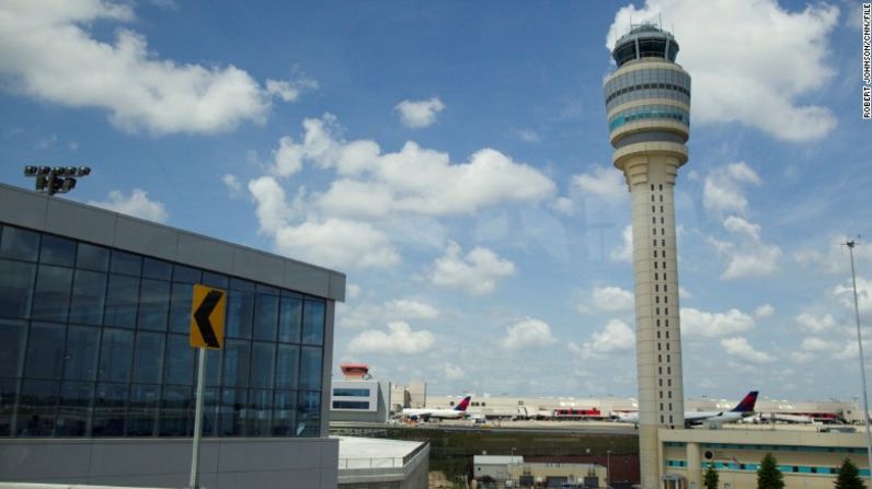 El aeropuerto internacional Hartsfield Jackson de Atlanta quedó en el primer lugar con más de 100 millones de pasajeros.