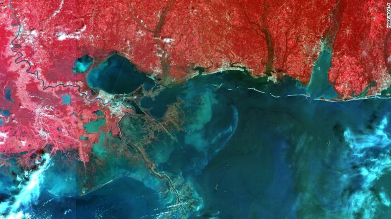 Imágenes de Nueva Orleans después del huracán Katrina en 2005 que fueron tomadas desde el NigComSat-1.