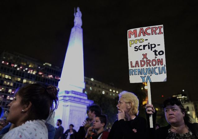 Un fiscal federal ordenó abrir una causa contra el mandatario para determinar si Macri omitió con malicia incluir en su declaración de impuestos dos sociedades en paraísos fiscales que aparecen en los documentos filtrados (JUAN MABROMATA/AFP/Getty Images).