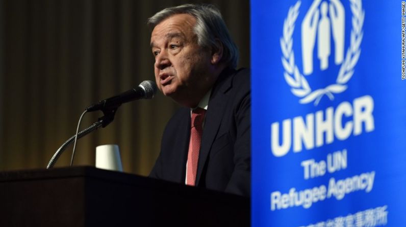 Después de ser el primer ministro de Portugal, Antonio Guterres se convirtió en el Alto Comisionado para los Refugiados y bajo su liderazgo el mundo vivió “una de las más grandes crisis de desplazamiento en la historia reciente”, como los conflictos en Siria, Iraq, Sudán del Sur, República Centroafricana y Yemen, según la página web de las Naciones Unidas. A pesar de que redujo el personal en Ginebra en un 20% "ha aumentado su rentabilidad y la capacidad de respuesta de emergencia”.