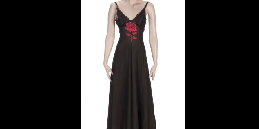 Vestido negro de Niágara — Este vestido de seda y chifón fue usado por Marilyn Monroe en la película 'Niágara' (1953) dirigida por Henry Hathaway. Dorothy Jenkins diseñó este vestido. Precio: 20.000 - 40.000 dólares.