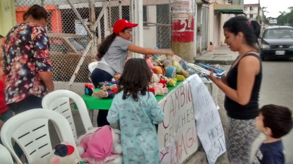 Los vecinos del sector se solidarizaron con la labor de la pequeña de 10 años. Otros niños también donaron sus juguetes.