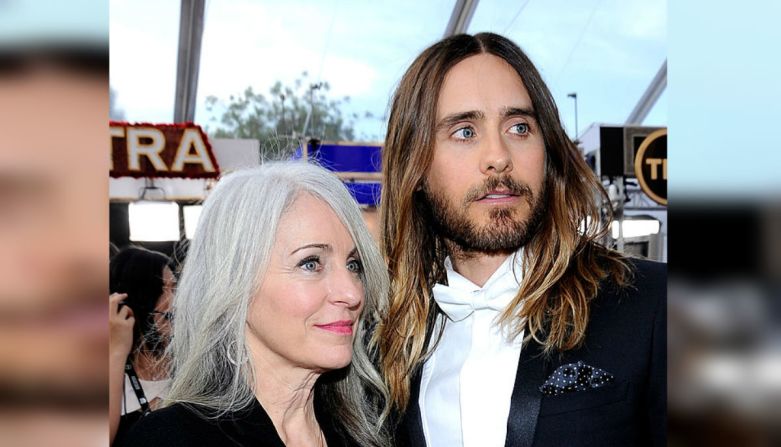 El actor Jared Leto y su mamá Constance Leto asistieron juntos a la entrega número 20 de los Guild Awards en el Shrine Auditorium de Los Ángeles, California, en enero de 2014.