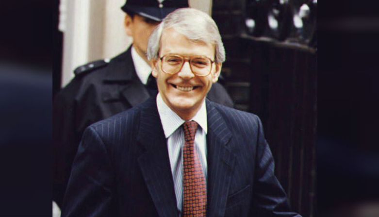 El exprimer ministro de Gran Bretaña John Major dijo en 1993 que no entendía por qué la gente seguía votando por él.