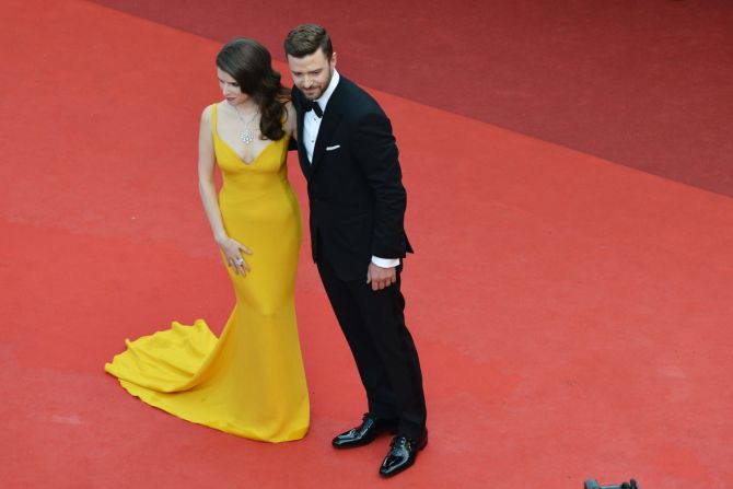 La actriz Anna Kendrick y el actor y cantante Justin Timberlake durante la premiere de 'Café Society' en el Festival de Cannes.