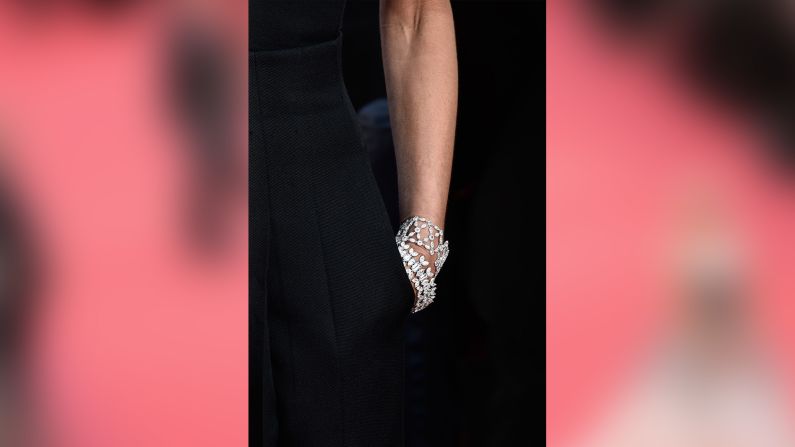 CNNE 285281 - cannes victoria beckham bracalete pascal le segretain getty images