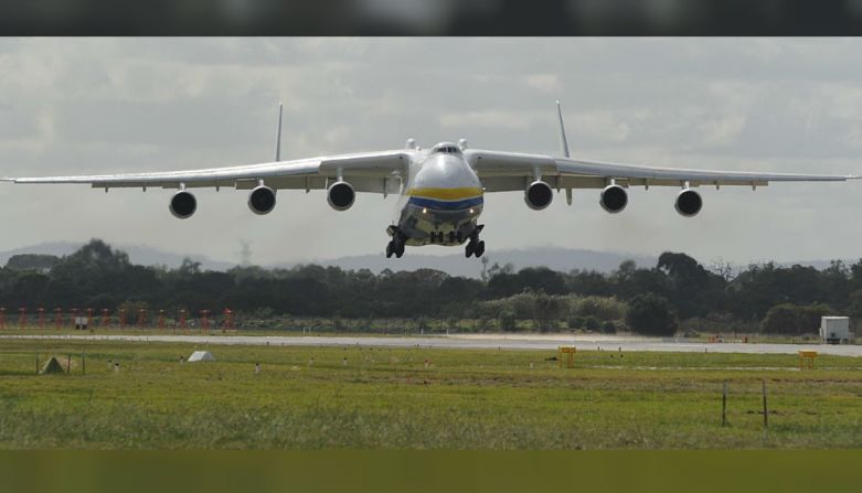 Este avión fue desarrollado en la década de 1980 para transportar la versión soviética de un lanzador espacial.