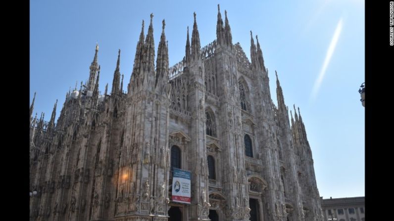 10. Catedral de Milán (Milán, Italia) — TripAdvisor dio a conocer recientemente su lista de los lugares de interés favoritos por de los viajeros. En la posición número 10 se encuentra la Catedral de Milán en Italia. “Vistas increíbles y arquitectura extraordinaria”, dice un comentario de un usuario.