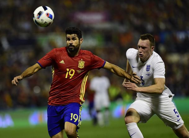 El delantero de origen brasileño y nacionalizado español, Diego Costa, no hace parte de la lista de Vicente del Bosque para defender el título español en la Eurocopa 2016 por una lesión que lo tiene en situación de incertidumbre, según el entrenador español.