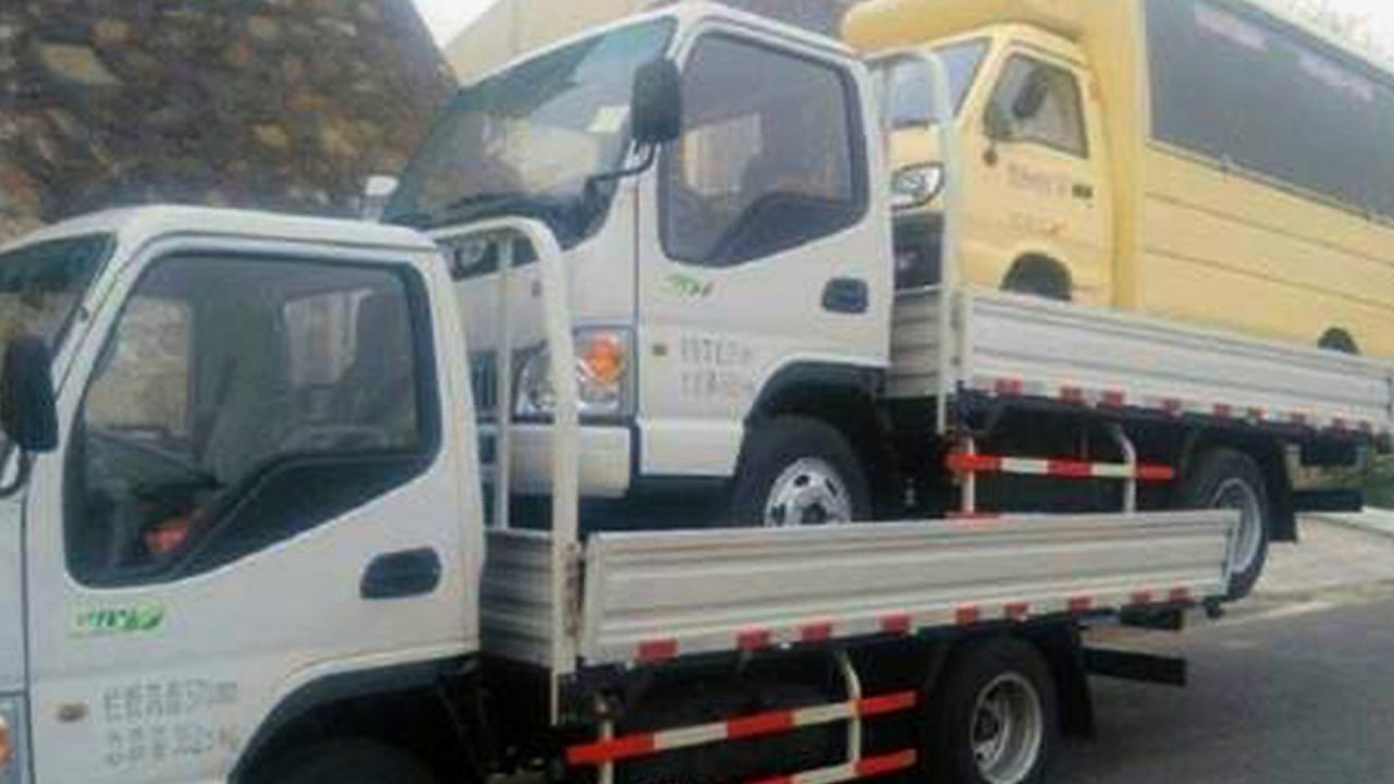 CNNE 286123 - china truck stacking