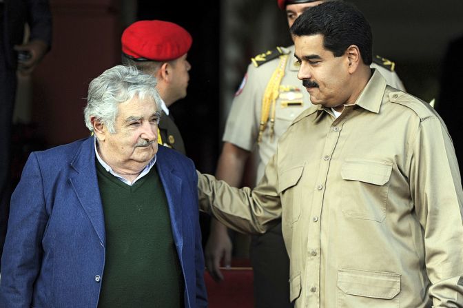 El expresidente de Uruguay Pepe Mujica intervino en la polémica política de Venezuela diciendo que en ese país “todos están locos” y que Almagro no es un traidor.