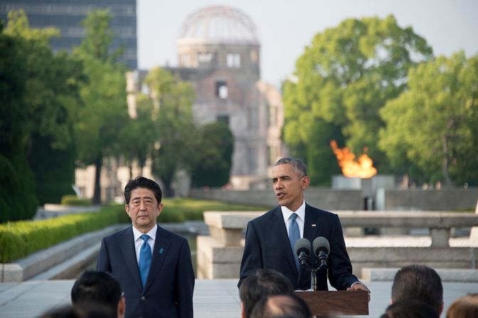 Durante un discurso histórico, Obama pidió un mundo sin armas nucleares.