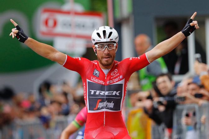 Giacomo Nizzolo , del equipo Trek, ganó la última etapa del Giro 2016.