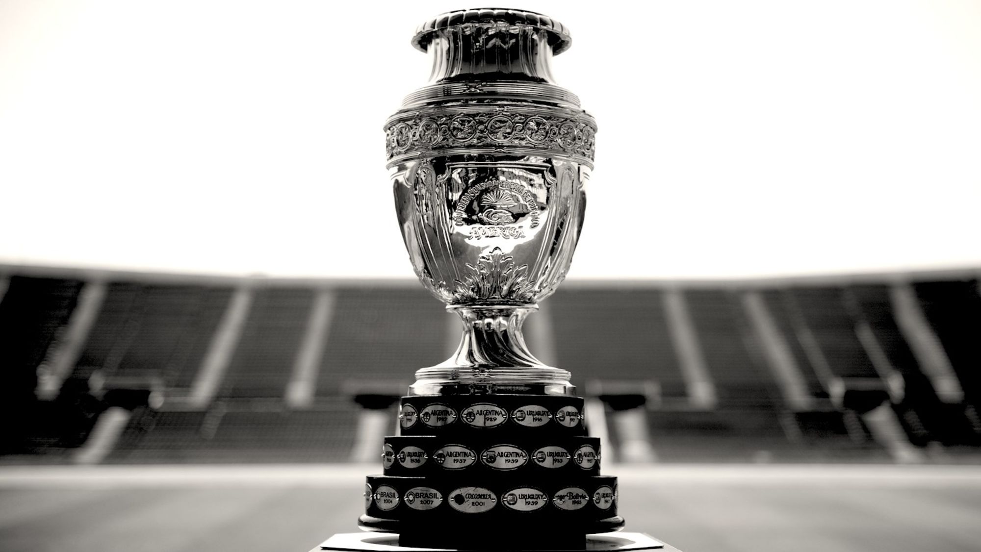 CNNE 290179 - fbl-chile-copam2015-trophy