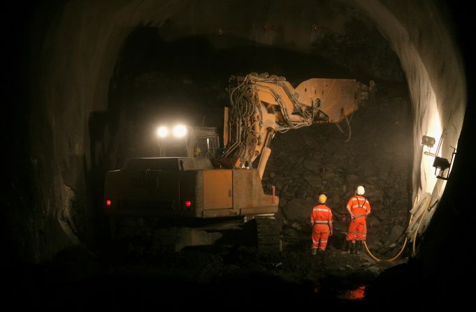 Los trenes ayudarán a desocupar las congestionadas vías de la región y se prevé que traigan beneficios económicos por los nuevos tiempos de transporte.