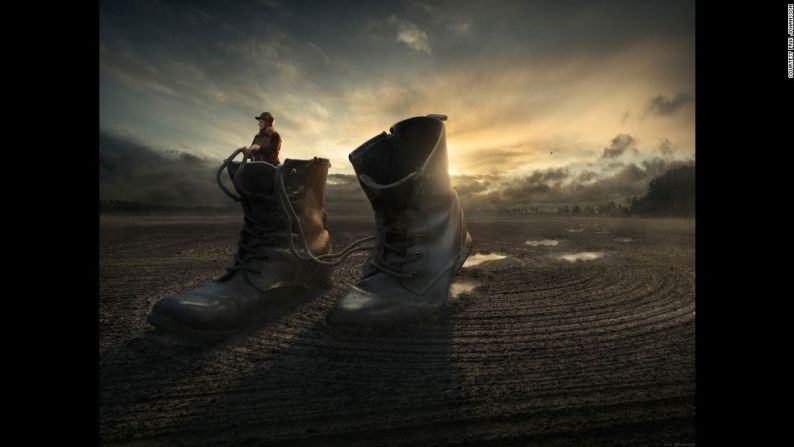 CNNE 290622 - erik-johansson-photo-manipulator-15