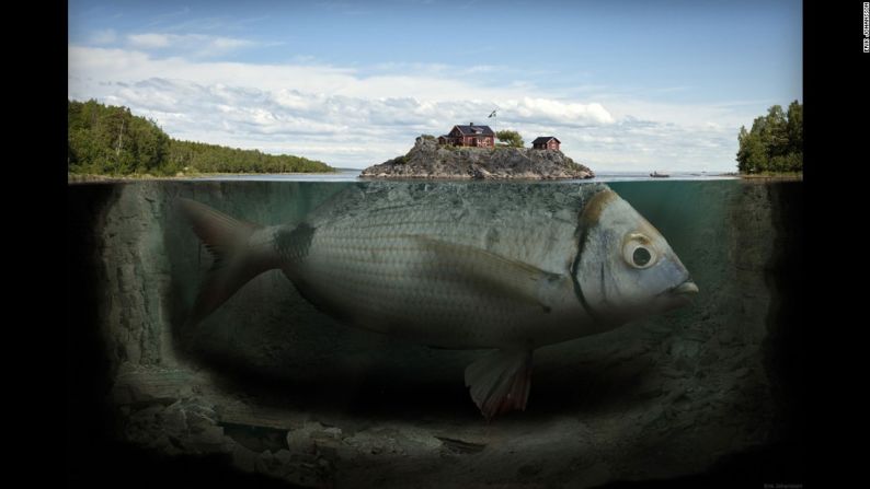 Isla del pez — En 2011 empezó experimentando creando imágenes surreales que incluyó en su trabajo “La Perspectiva de la Ilusión”.