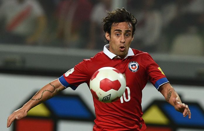 Jorge Valdivia no va con Chile por decisión técnica.