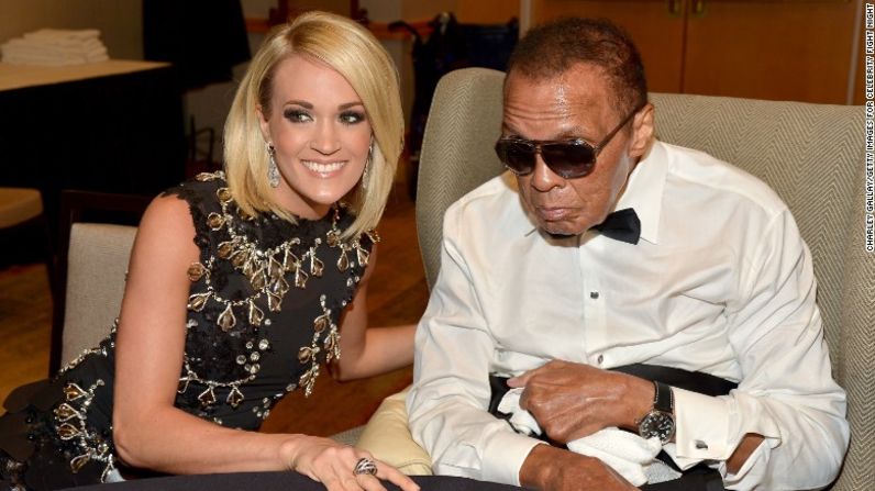 Ali con la cantante Carrie Underwood en abril de 2016