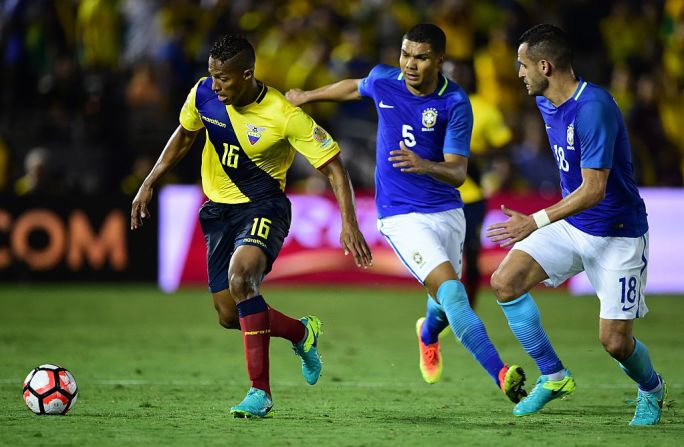 Brasil tuvo un buen primer tiempo y un mal segundo, mientras que Ecuador se puso defender. Un gol anulado a Ecuador fue lo más destacado del partido.