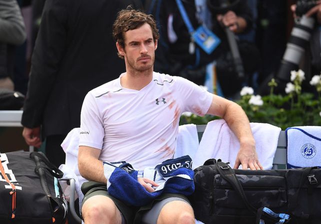 La cara del británico Andy Murray lo dice todo, la victoria del serbio Novak Djokovic, en la final del Roland Garros ya estaba cerca.