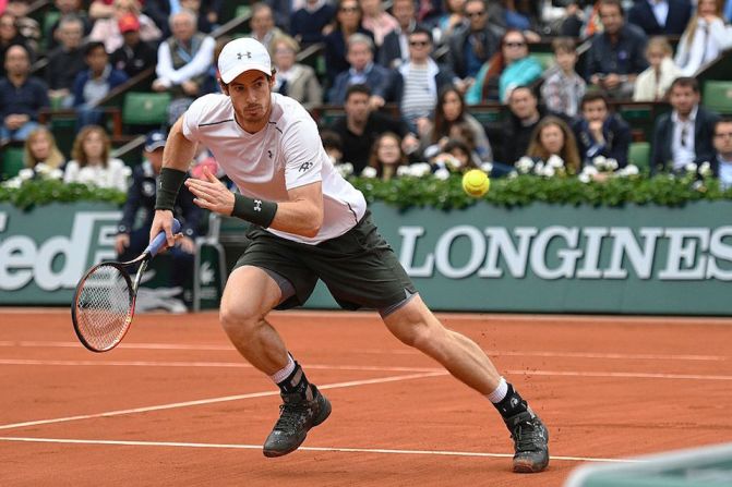 El británico Andy Murray ganó el primer set de la final del Abierto de Francia, pero el serbio Novak Djokovic vino de atrás y ganó la final el torneo de Grand Slam.