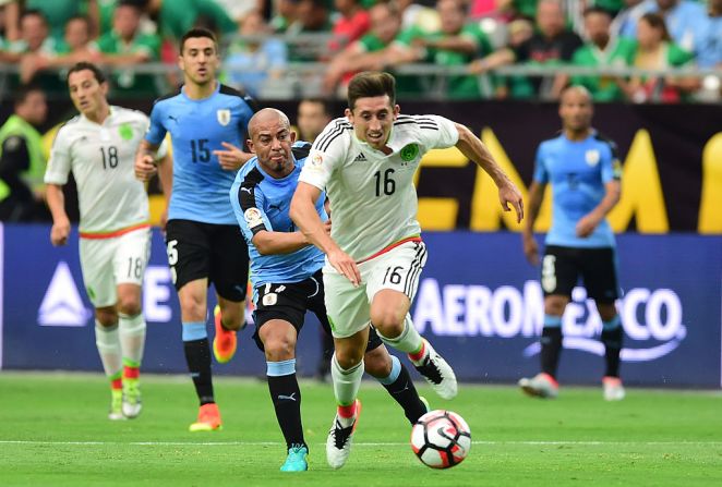 Héctor Herrera selló la victoria con el tercer de México.