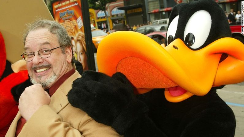 Joe Alaskey, actor conocido por interpretar las voces de Bugs Bunny y el Pato Lucas, murió el 3 de febrero a los 63 años. Aleksey, que luchaba contra el cáncer, le dio la voz a otros populares personajes como los Looney Tunes, el gato Silvestre y el pato Plucky.