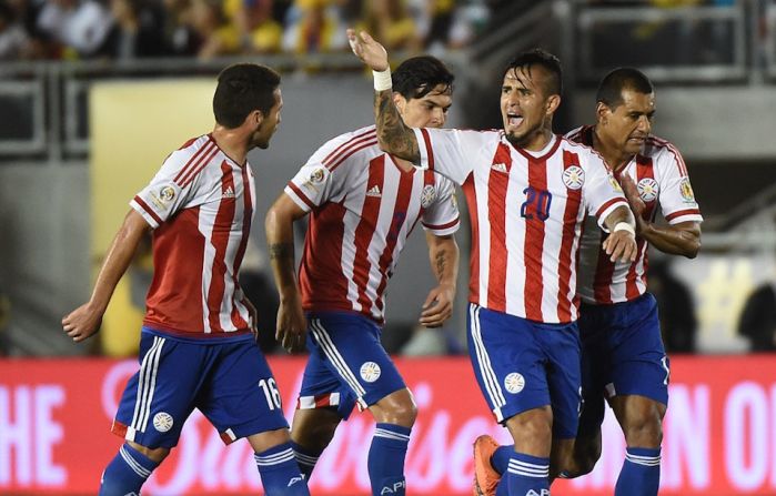 A Paraguay no le basta con sumar seis puntos con dos victorias: depende de la diferencia de gol. (MARK RALSTON/AFP/Getty Images).