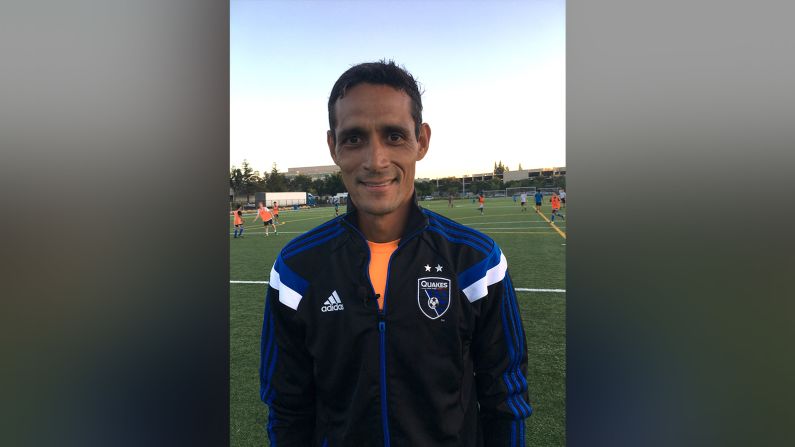 Conocimos a Andre Luiz frente al Airbnb en donde nos estamos hospedando. El exinternacional brasileño dirige la academia U-14 de los San Jose Earthquakes de la MLS.