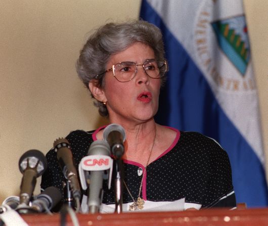 Violeta Chamorro fue la primera presidenta elegida democráticamente en Nicaragua.