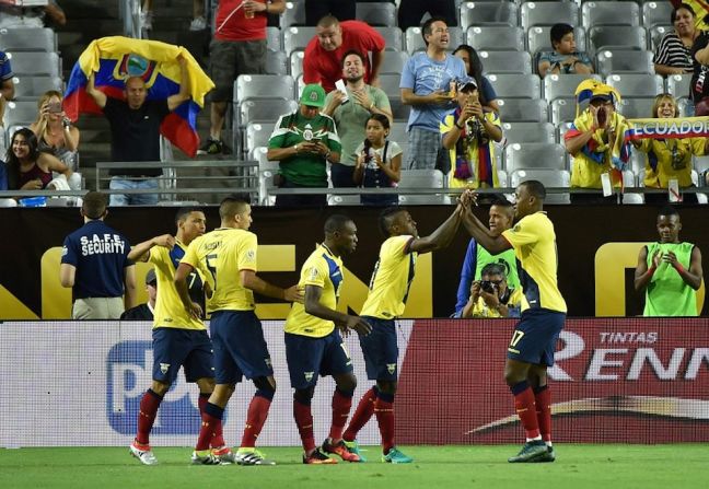 Miller Bolaños celebra su gol, que supuso el empate para Ecuador (NELSON ALMEIDA/AFP/Getty Images).