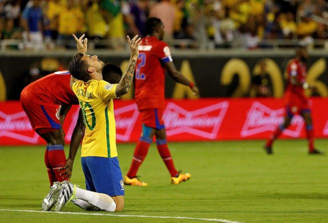 Lucas Lima se sumó a la fiesta goleadora.