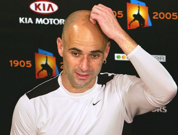 La leyenda del tenis estadounidense Andre Agassi admitió en 2009 que consumó metanfetaminas un año antes de que ganara el Abierto de Francia en 1998. En su autobiografía el ocho veces campeón de un Grand Slam confesó que tomó el adictivo narcótico en 1997 porque no estaba en buena condición física y para calmar las preocupaciones sobre su próxima boda con la actriz Brooke Shields.