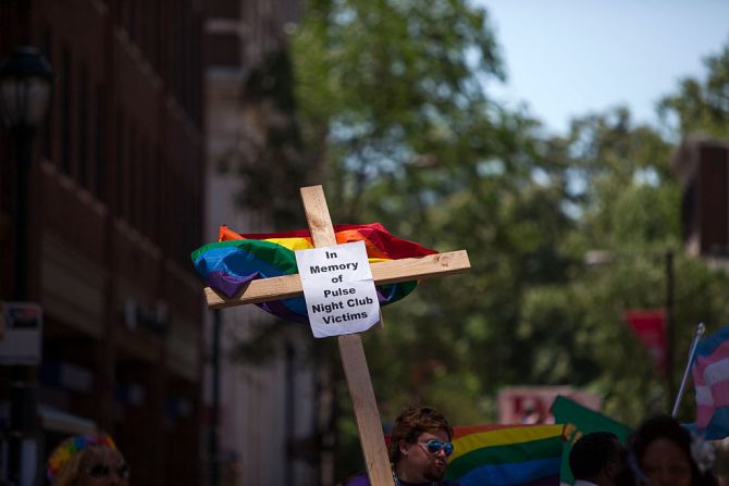 Muestras de solidaridad con las víctimas de la masacre de Orlando en Filadelfia.