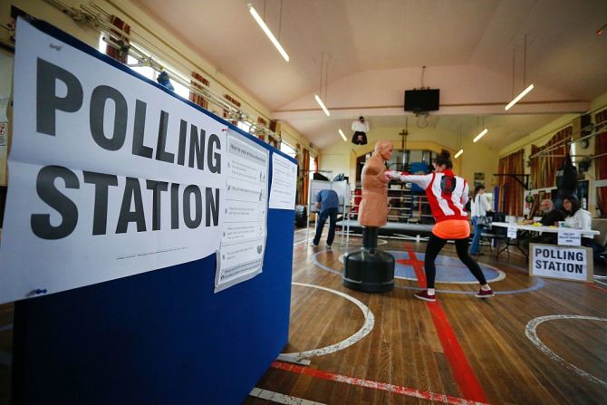 En este referendo podrán votar ciudadanos británicos mayores de 18 años, junto con ciudadanos irlandeses y de la Commonwealth que viven en el Reino Unido.