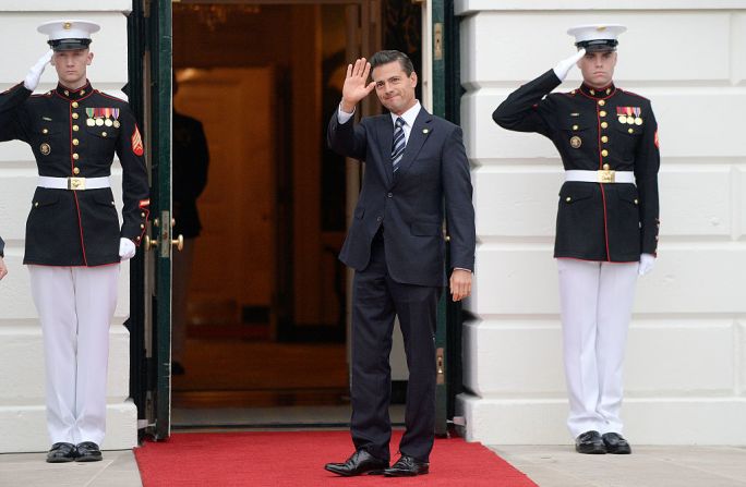 Enrique Peña Nieto, presidente de México, es otro de los asistentes a La Habana. A través de su Twitter el mandatario felicitó al presidente Santos “por su compromiso y entrega para la paz en Colombia y a todas las partes que contribuyeron a este fin”.