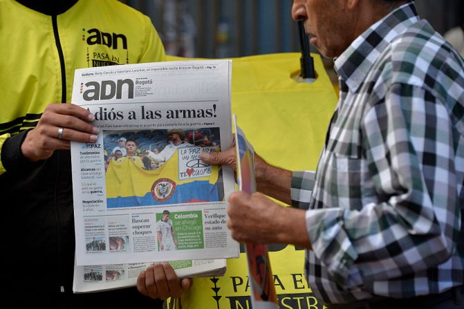 "Adiós a las armas", dice el titular de este diario colombiano.