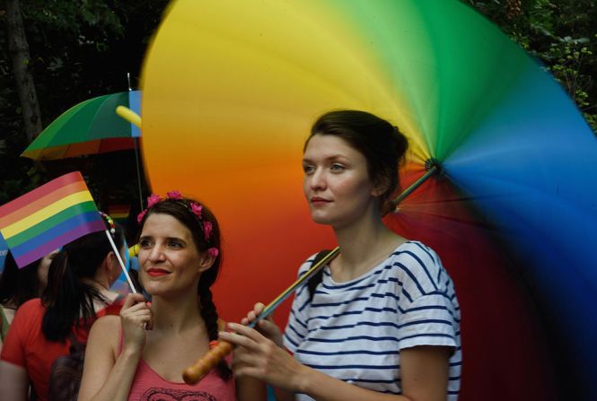 El colorido desfile en Bucarest, Rumania.