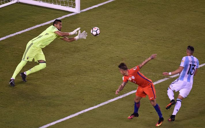 Romero salvó a Argentina en el tiempo extra.