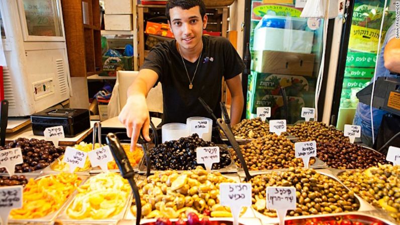 Tel Aviv — Los veganos nunca sentirán hambre en Tel Aviv, una ciudad famosa por su dieta mediterránea libre de crueldad animal. En esta ciudad se celebra el festival de comida vegana más grande del mundo, el Vegan-Fest Tel Aviv.