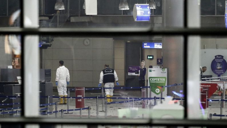 La policía adelanta trabajos de investigación en el lugar de los hechos este miércoles.